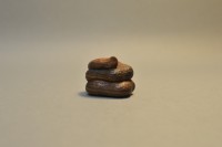 http://www.arturmoser.de/files/gimgs/th-30_piece of shit, 2016, Walnussholz, 3 x 3,7 x 2,7 cm.jpg